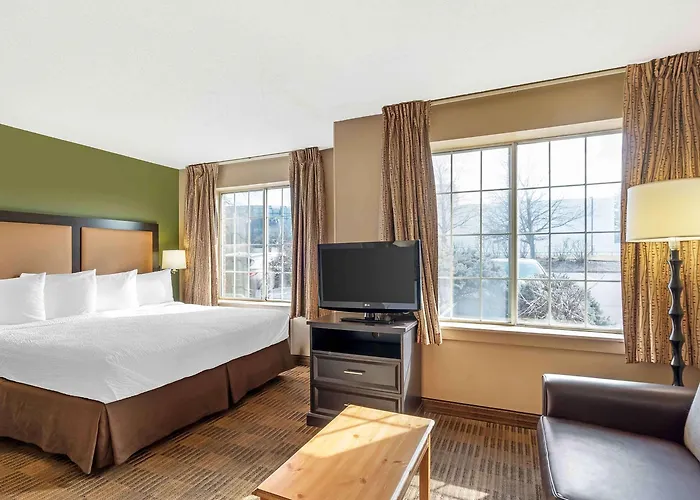 Extended America Select - Chicago - - Oak Brook Westmont