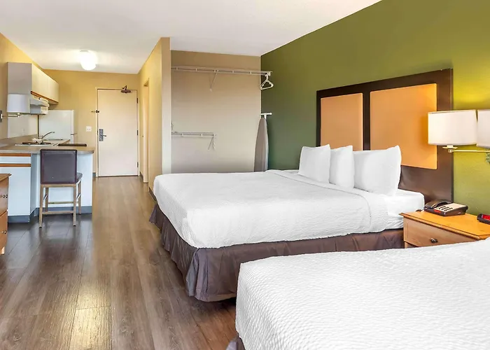 Extended America Select - Chicago - - Oak Brook Westmont