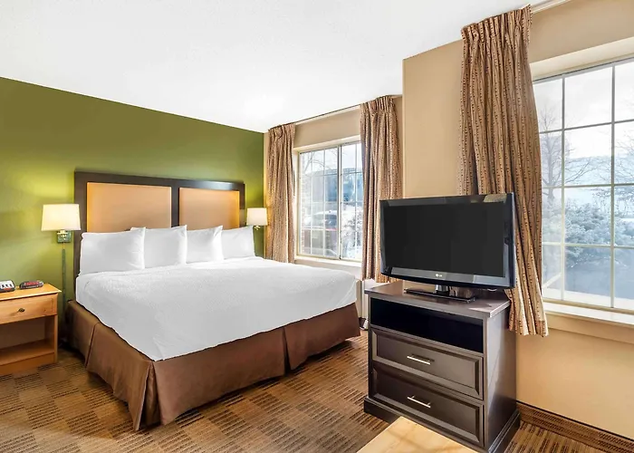 Extended America Select - Chicago - - Oak Brook