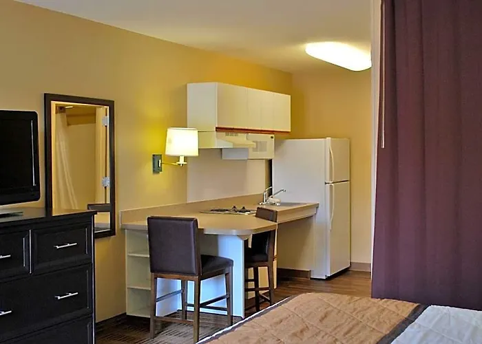 Extended America Select - Chicago - - Oak Brook Westmont