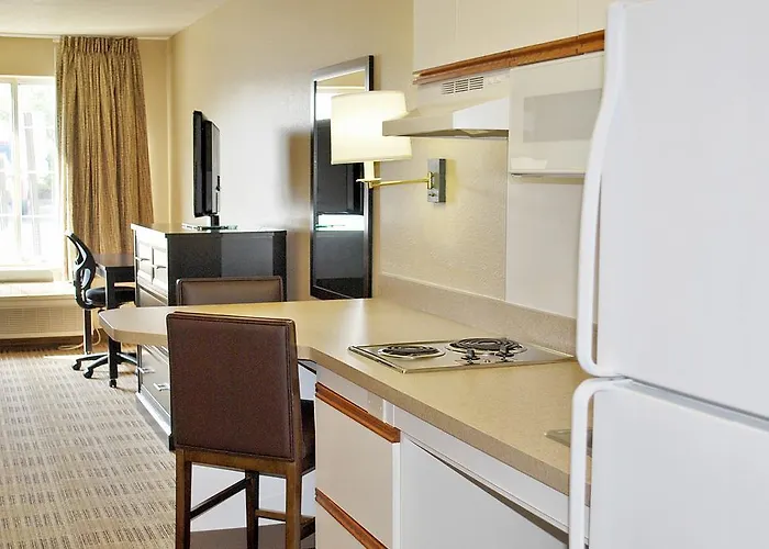 Extended America Select - Chicago - - Oak Brook Westmont
