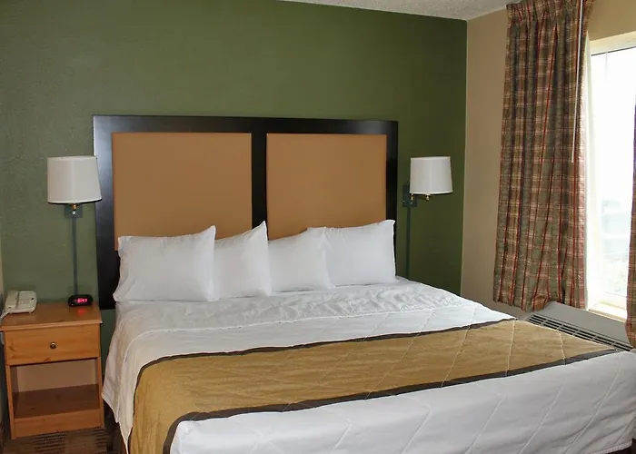 Extended America Select - Chicago - - Oak Brook Westmont
